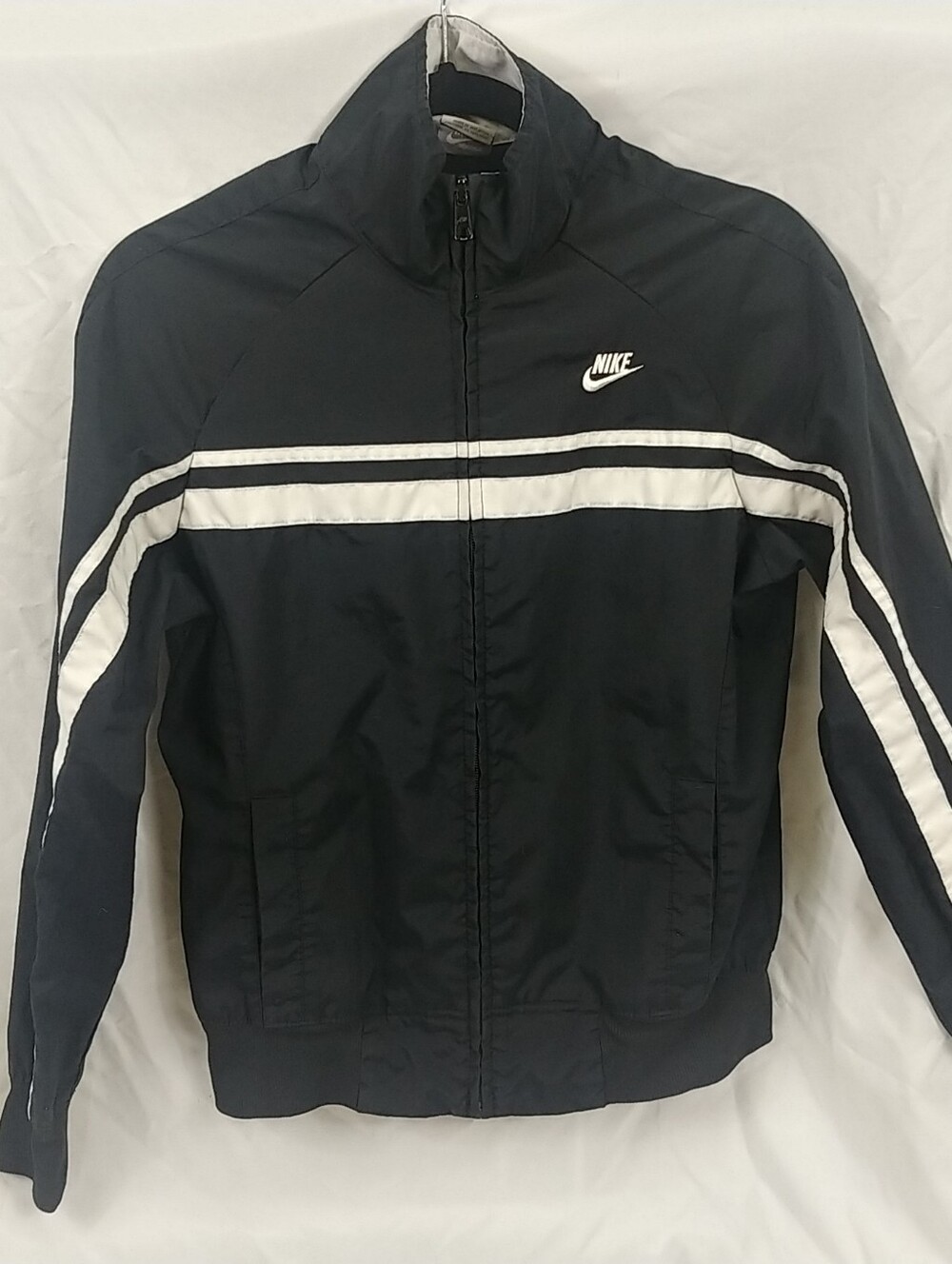 Nike Full Zip Wind Breaker Women M Black White Logo Stripes Athleisure Outdoors